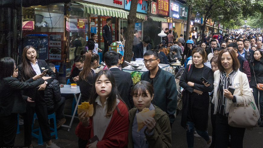 2025年新奥历史开奖记录澳门一码一肖一特一中,两个50多岁不自律女生同居的一天,动态词语解释落实_铂金版V11.94